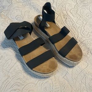 Steve Madden platform sandal.